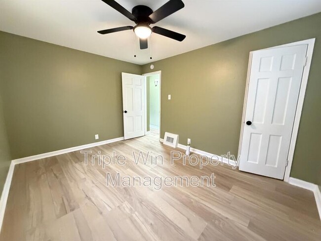 Building Photo - 8138 Blanchard Dr