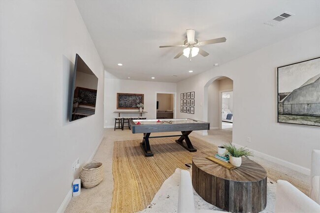 Building Photo - 5823 Stratton Wds Dr