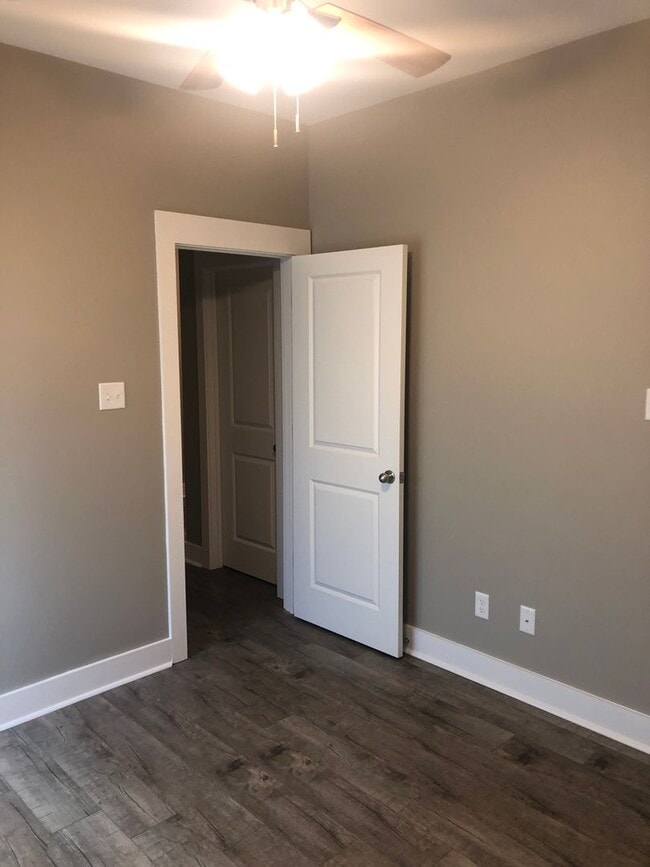 Building Photo - 3 Bedroom Home in Valley View PRE LEASE