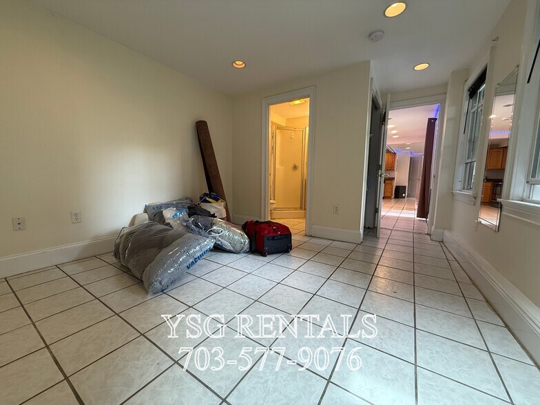 Building Photo - 8 Alleghany St