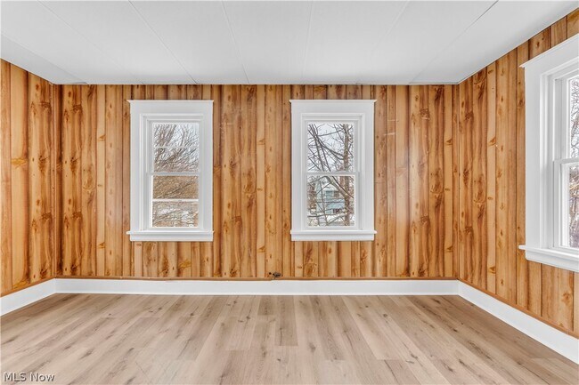 Building Photo - 1041 E 169th St