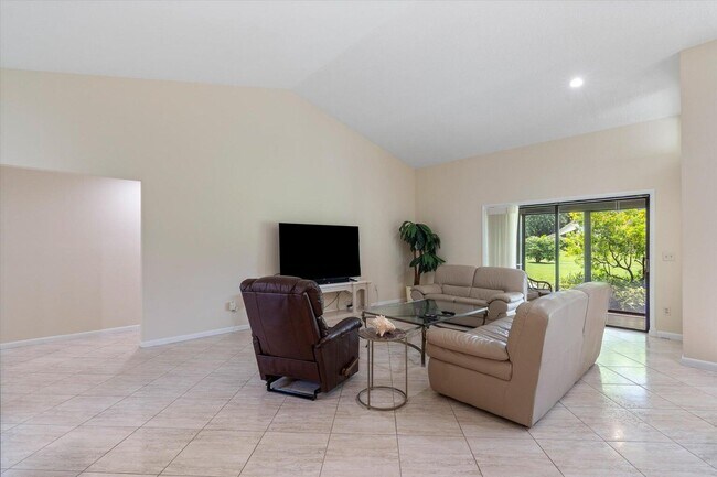 Building Photo - 16700 Willow Creek Dr