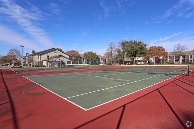 TENNIS COURTS - TwentyFive25