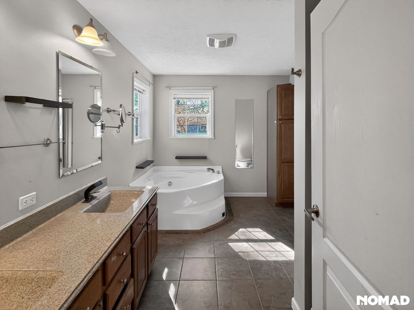 Building Photo - 5711 Coddington Ln