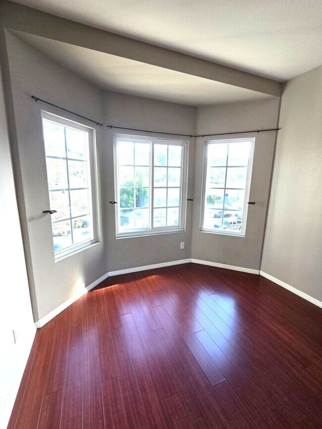 Building Photo - Spacious Remodeled Condo at River Colony Community in Mission Valley