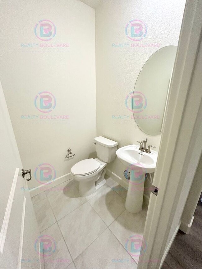 Building Photo - Brand New Home, beautifully designed singl...