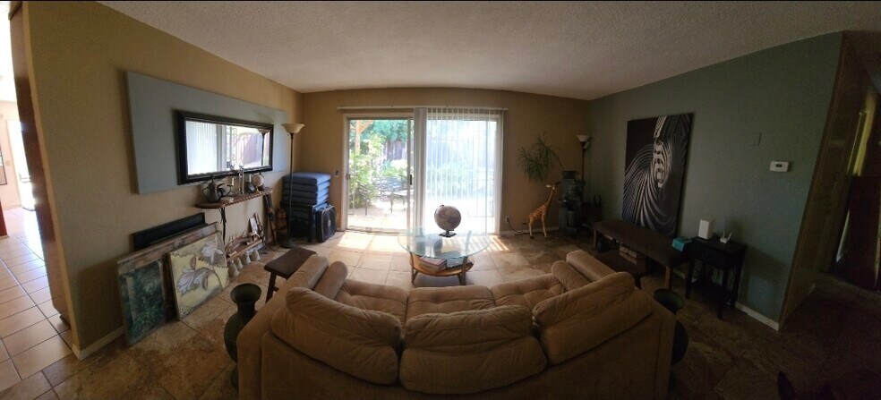 Building Photo - 15202 La Manda Dr