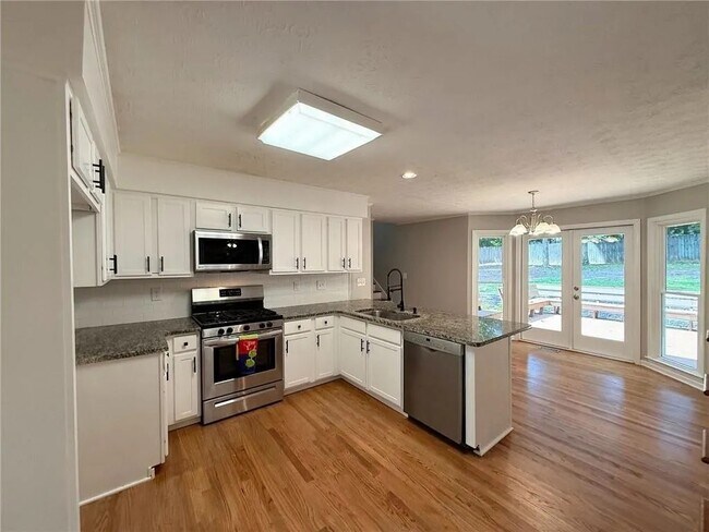 Building Photo - 2329 Milstead Cir NE