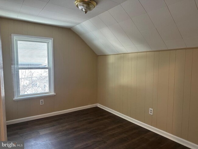 Building Photo - 1012 North St