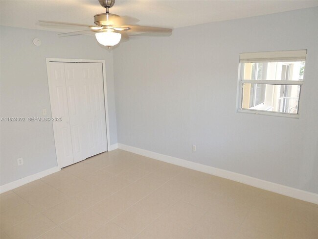 Building Photo - 1152 99th St