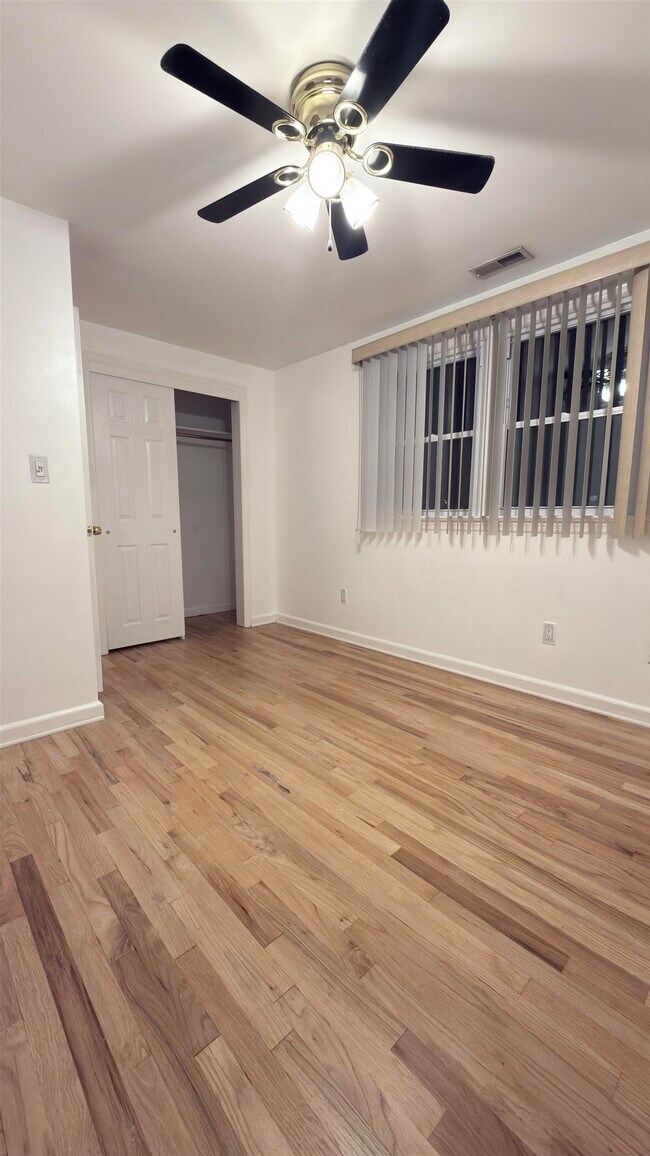 Building Photo - 273 PAULANNE Ter