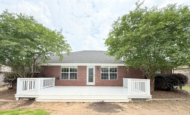 Building Photo - Spacious 4-Bedroom All Brick Home