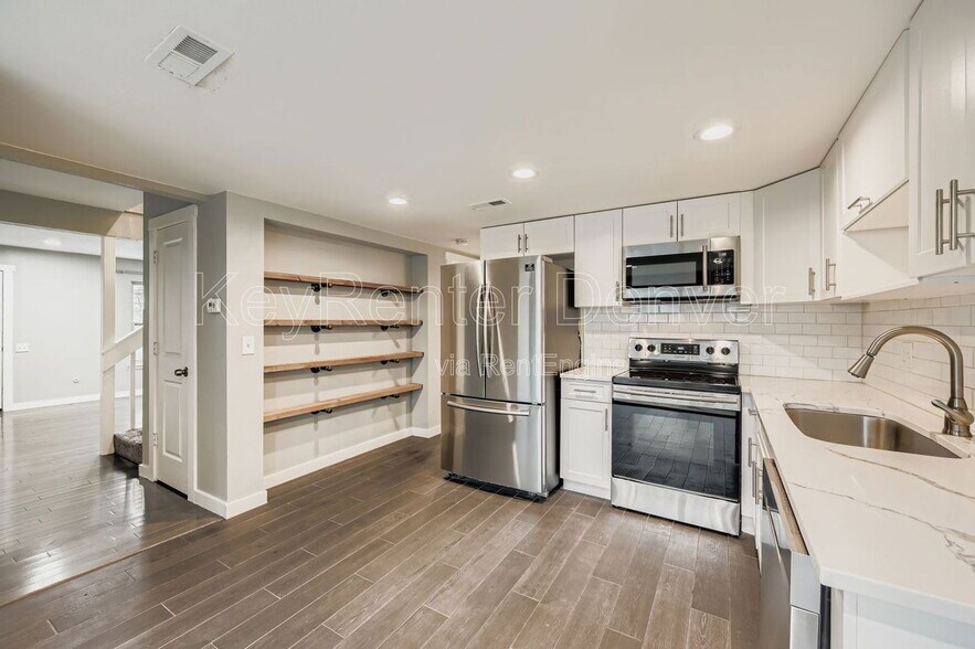 Building Photo - 7053 S Knolls Way