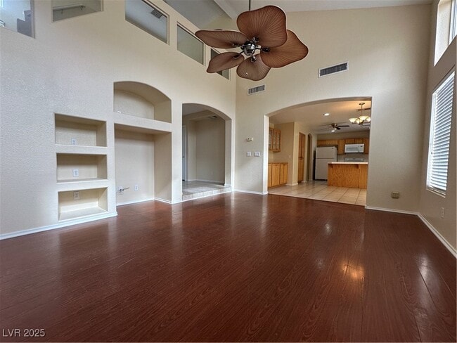 Building Photo - 821 Dancing Vines Ave