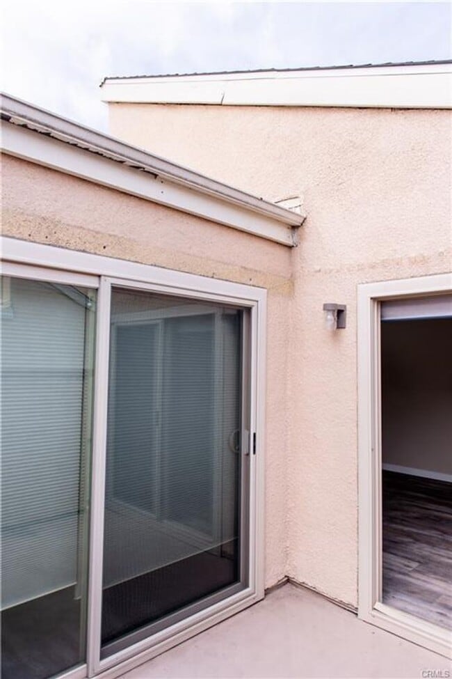 Building Photo - Great Townhouse