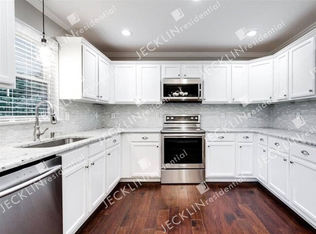 Building Photo - 2628 Hillgate Ct
