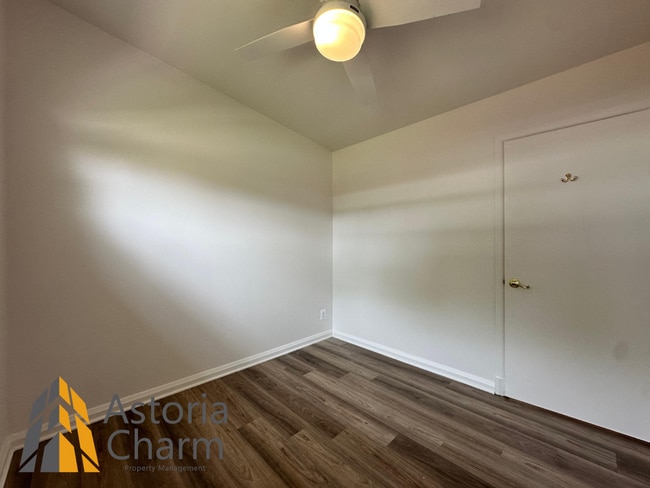 Building Photo - Spacious 4 Bedroom + Den Home with Private...