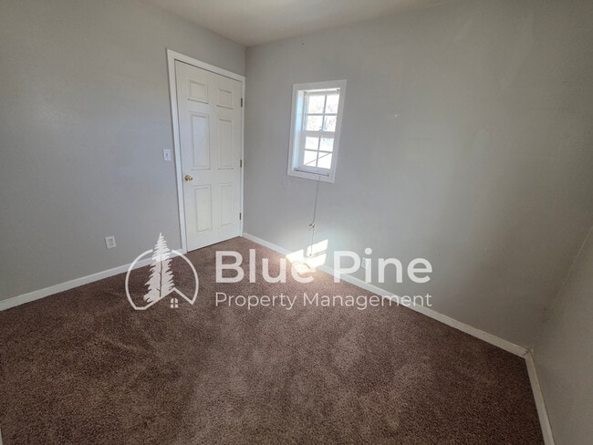 Building Photo - 340 N Water St