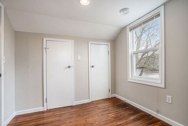 Building Photo - Fantastic, large remodeled 3-bed/1-bath ranch, unfinished basement & partially enclosed yard