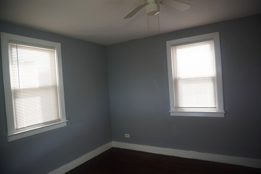 Building Photo - 3033 Hamilton Ave