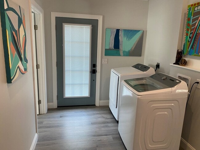 Building Photo - 21179 Savage St