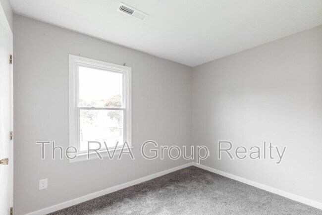 Building Photo - 201 Evergreen Ave