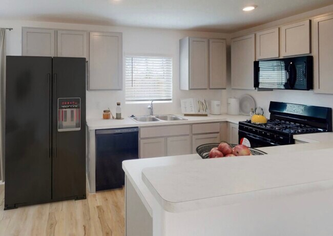Building Photo - 2930 Mallorca Dr