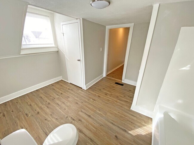 Building Photo - Burkhardt Home : **MOVE-IN SPECIAL: 100% O...