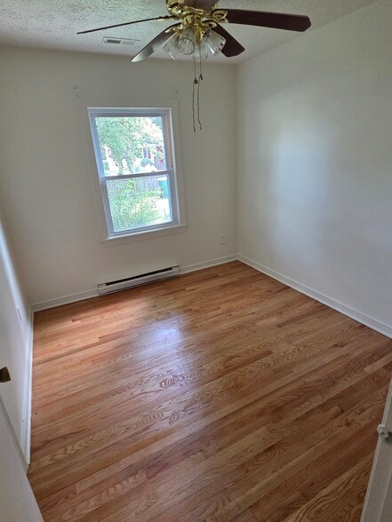 Bedroom 3 - 8 N Fern Ave