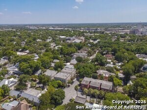 Building Photo - 302 Madison St