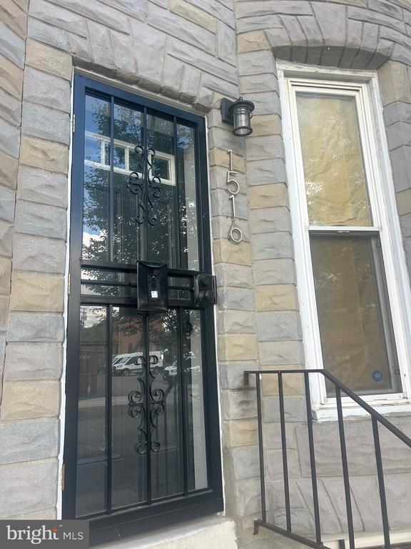 Building Photo - 1516 N Mount St