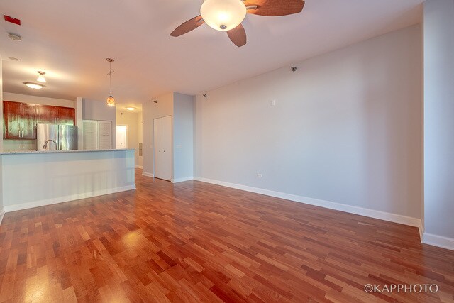 Building Photo - 1600 S Prairie Ave