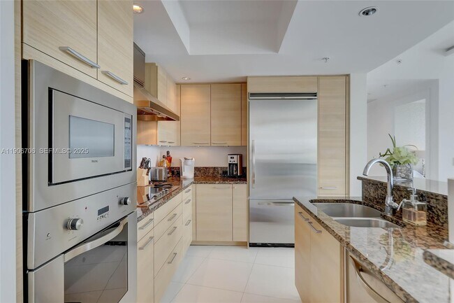 Building Photo - 1 N Ocean Blvd