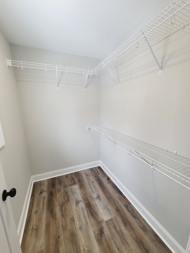 Building Photo - 1217 Lockewood Dr