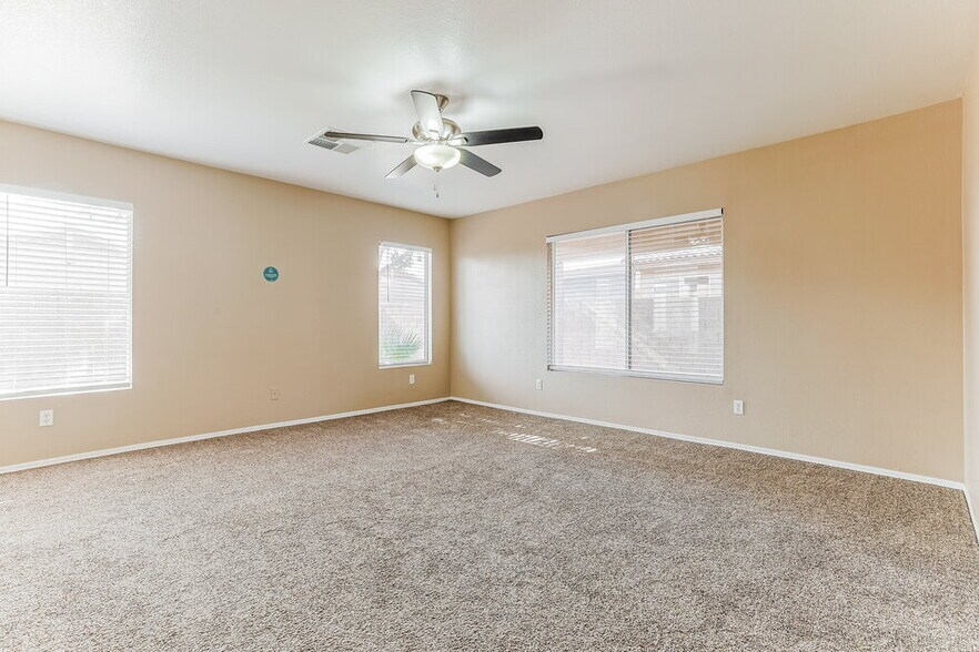 Building Photo - 4853 E Harmony Ave