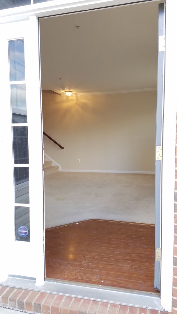 Building Photo - 3 Level *END UNIT* townhouse in Frederick ...
