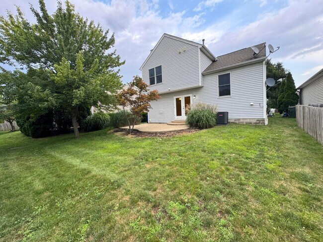 Building Photo - 8577 Clover Glade Dr