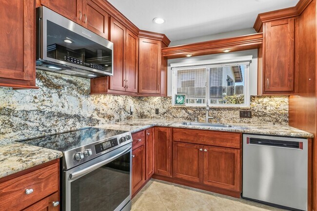 Building Photo - 1115 Sayles Ct