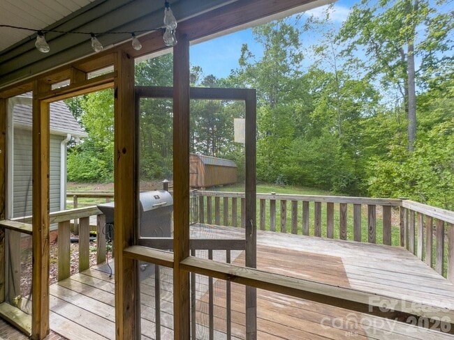 Building Photo - 155 Rose Brier Lane.