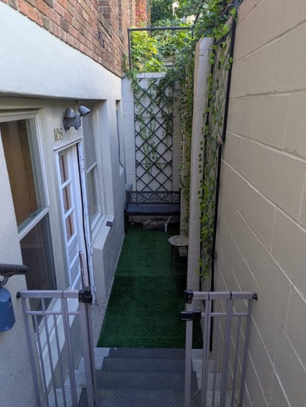 Building Photo - 4136 Queen Ave S