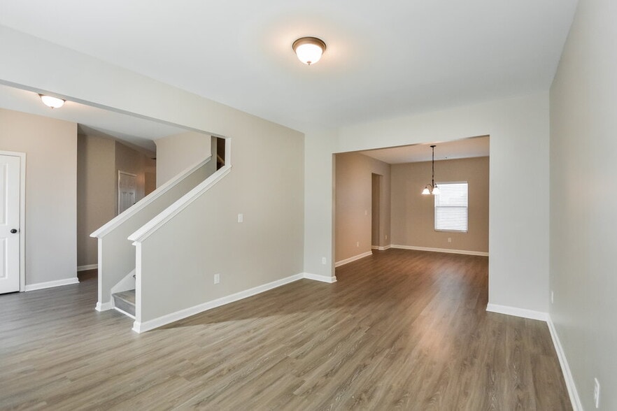 Building Photo - 4047 Clay Ct SE