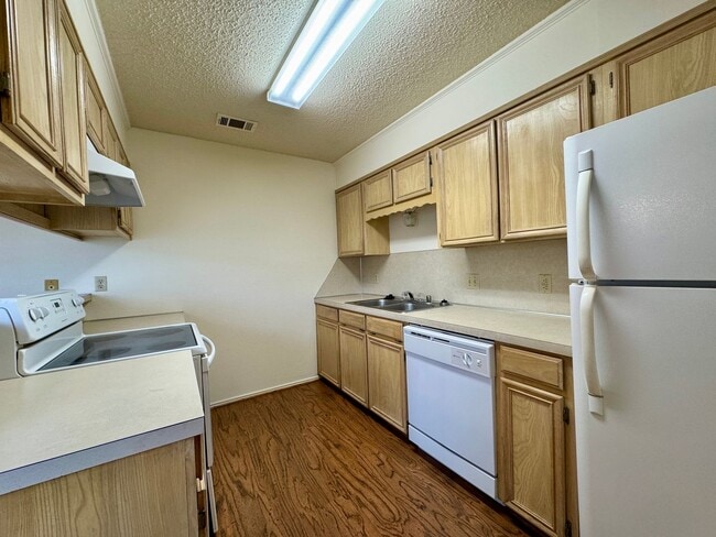 Building Photo - Duplex