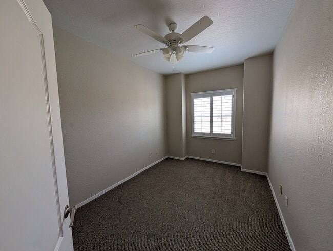 Building Photo - 529 Green Village Ct