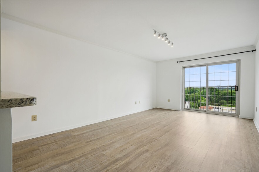 Building Photo - 199 14th St NE