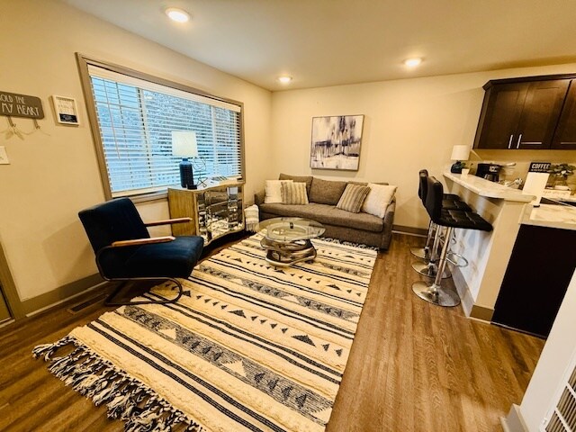 Building Photo - 3221 York Dr