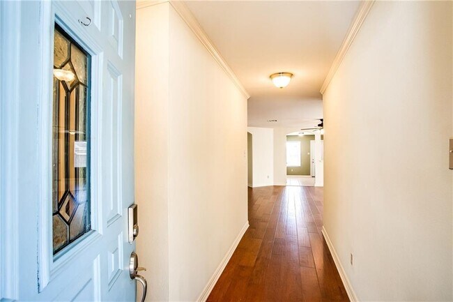 Building Photo - 122 Quail Hollow Dr