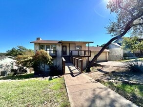 Building Photo - Greenbelt Gem Backing to Walnut Creek – Spacious 3BR Home in Prime North Austin Location