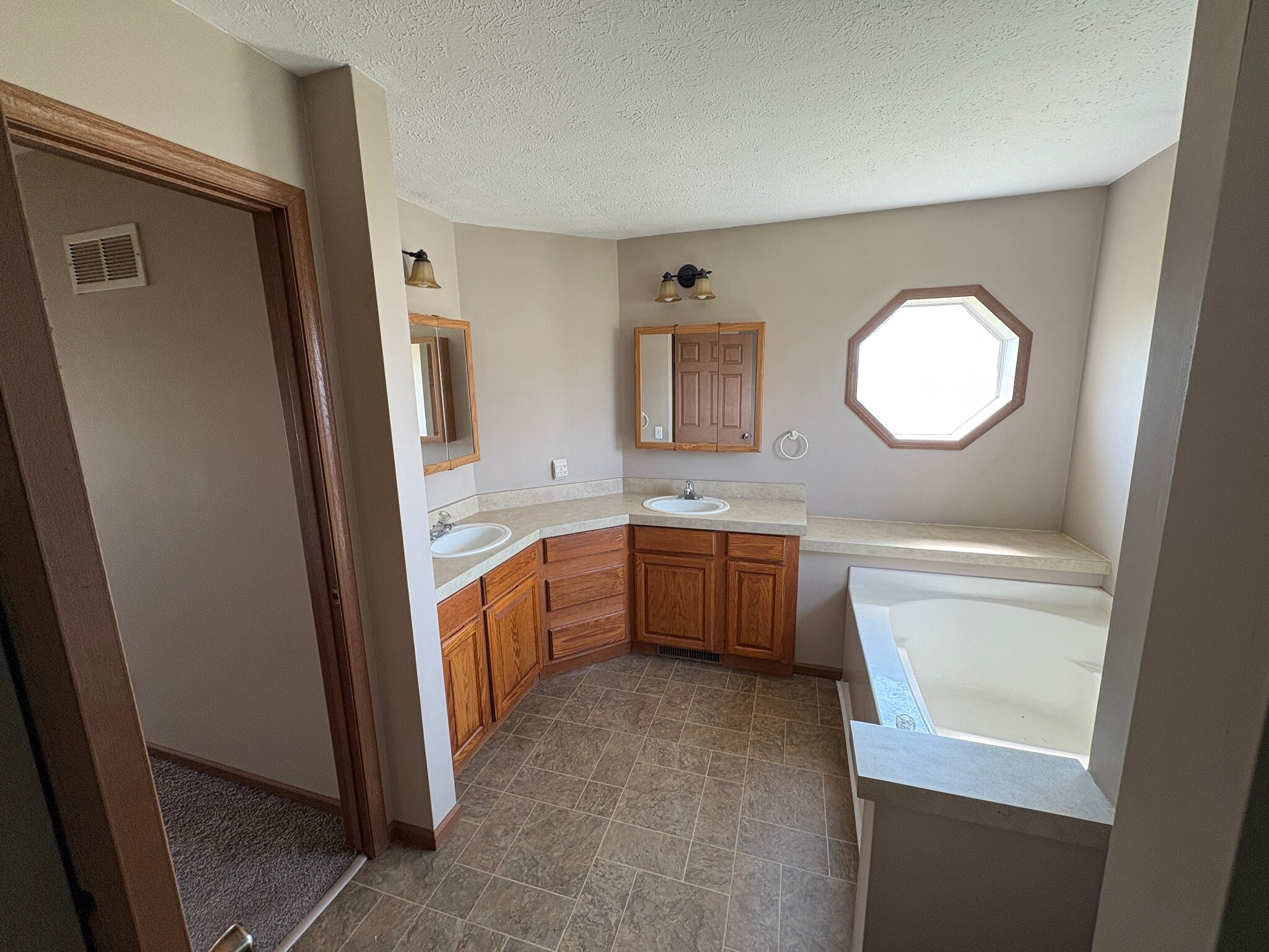 Building Photo - 19515 Carter Ln