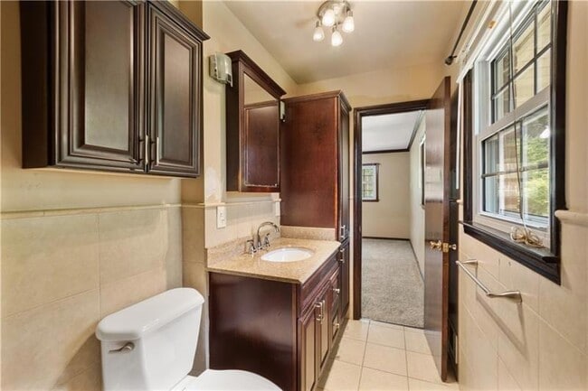 Building Photo - 3082 Briarleaf Dr