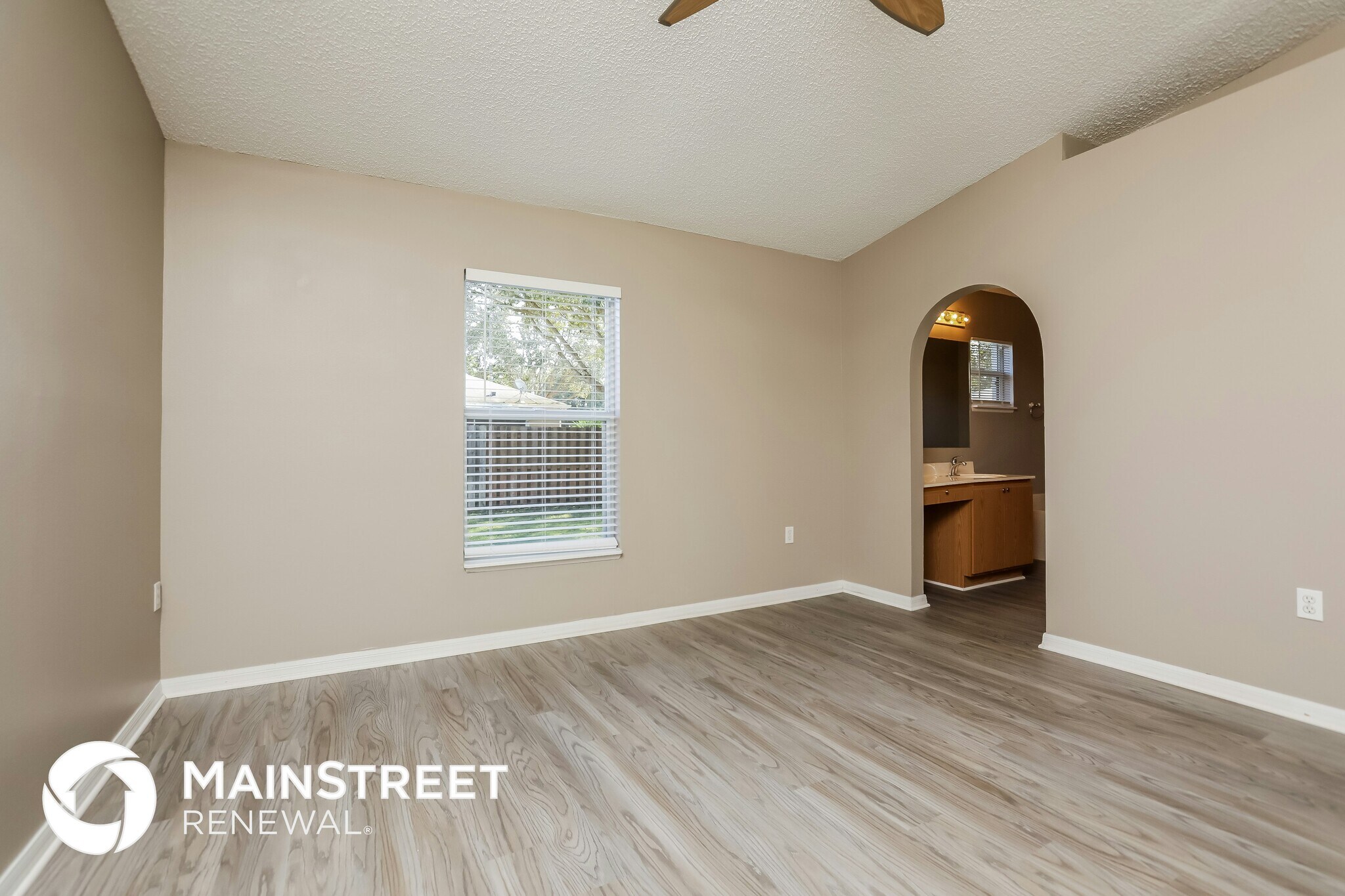 Building Photo - 977 Vanderbilt Dr